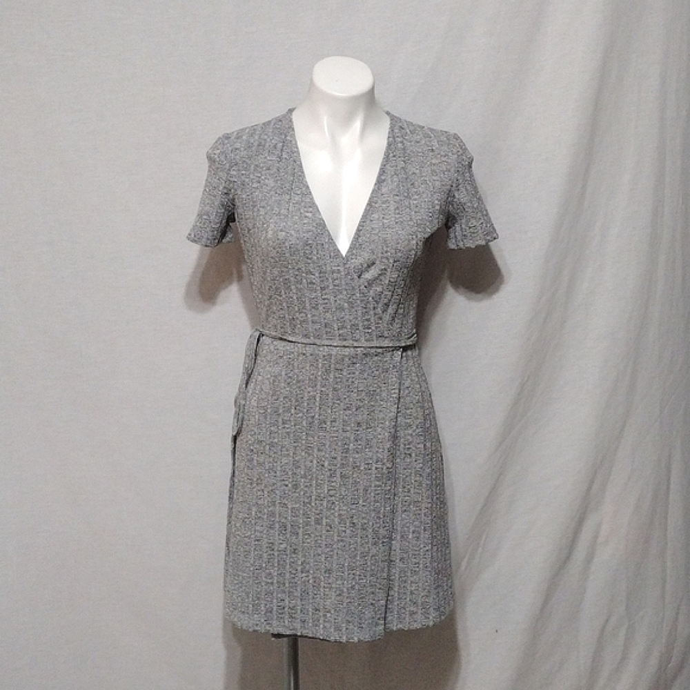 Zara Ribbed Wrap Dress V-Neck Short Sleeve Tie Waist Soft Knit Small Casual Chic